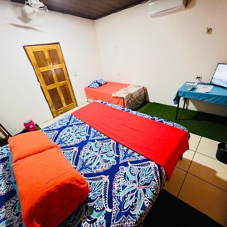 Bato'S Hostel Quepos Ngoại thất bức ảnh