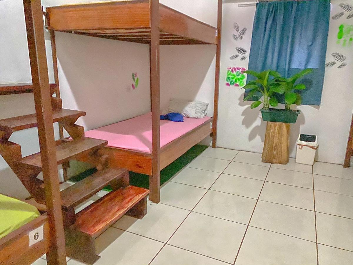 Bato'S Hostel Quepos Ngoại thất bức ảnh