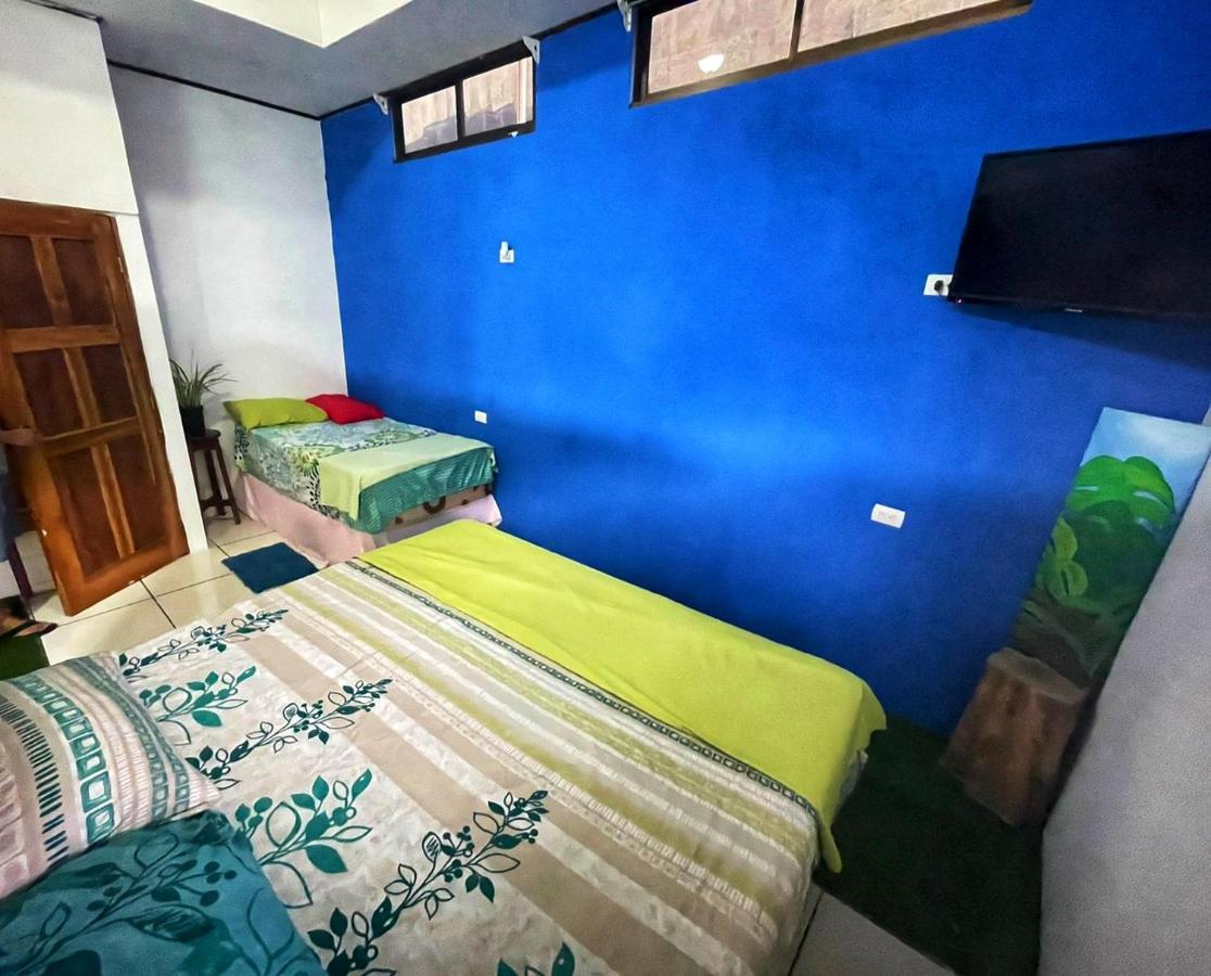 Bato'S Hostel Quepos Ngoại thất bức ảnh