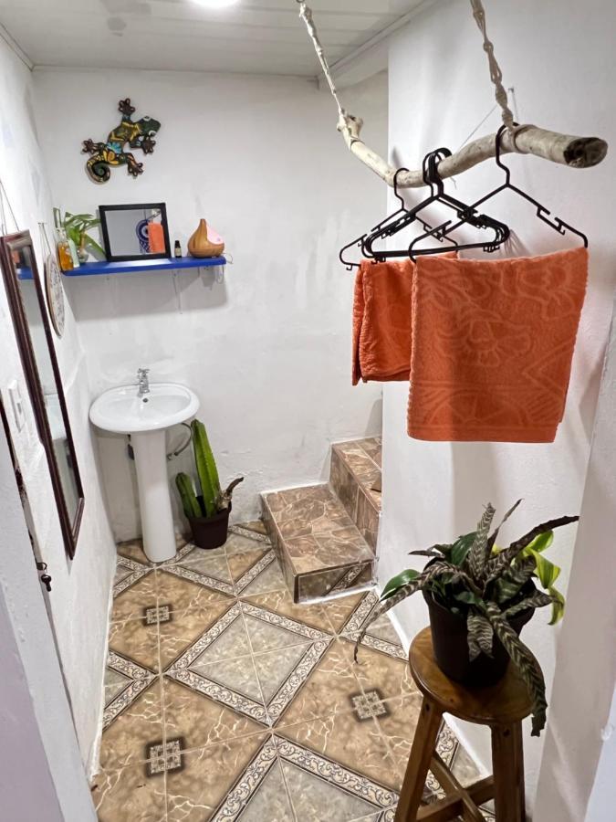 Bato'S Hostel Quepos Ngoại thất bức ảnh