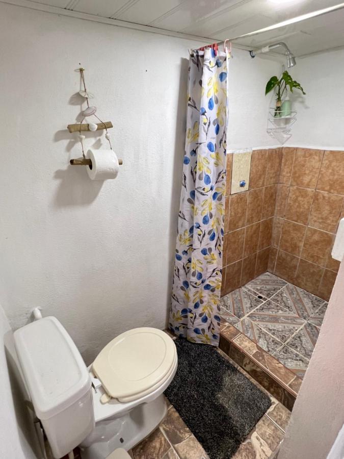 Bato'S Hostel Quepos Ngoại thất bức ảnh