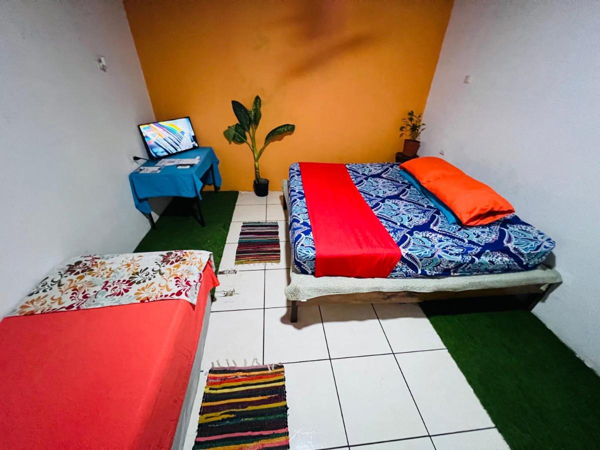 Bato'S Hostel Quepos Ngoại thất bức ảnh