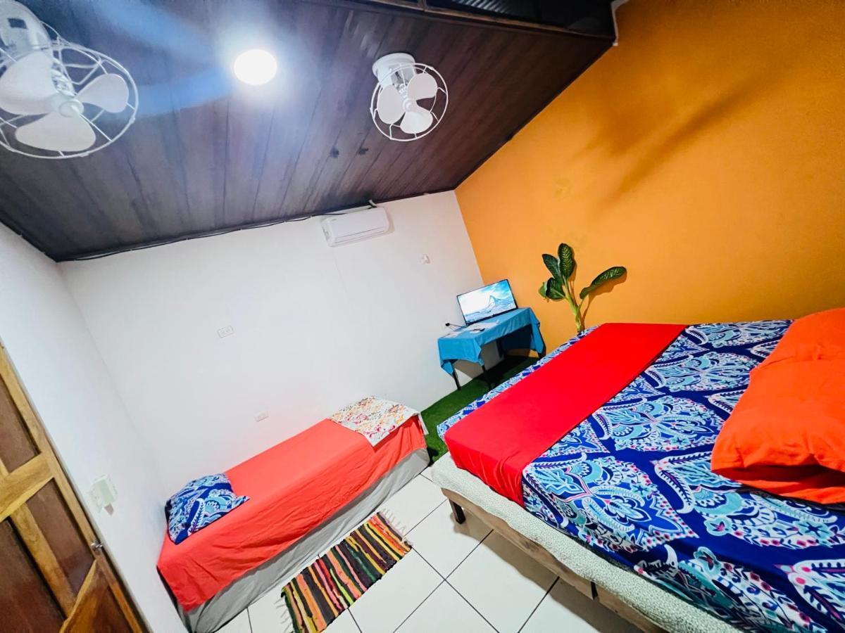 Bato'S Hostel Quepos Ngoại thất bức ảnh
